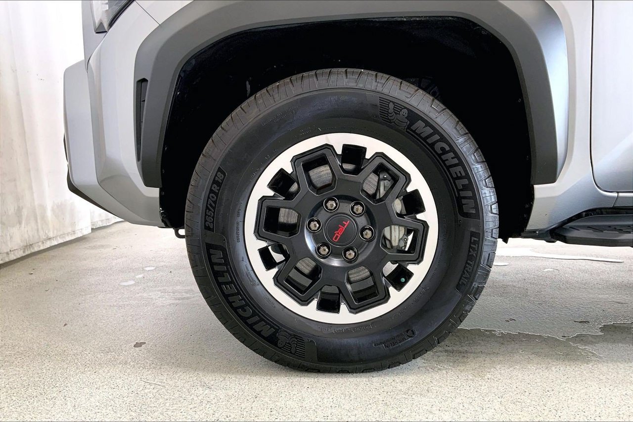 Used 2025 Toyota 4Runner TRD Off-Road Premium AWD/4WD image 8