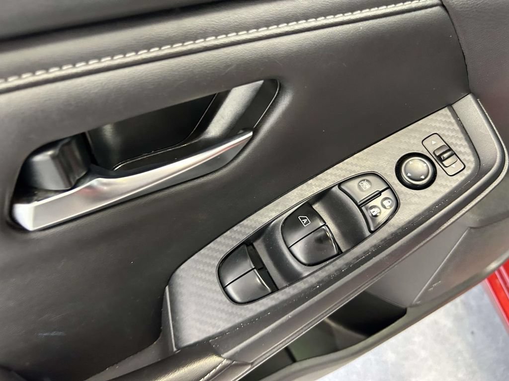 Used 2024 Nissan Sentra SV FWD image 17