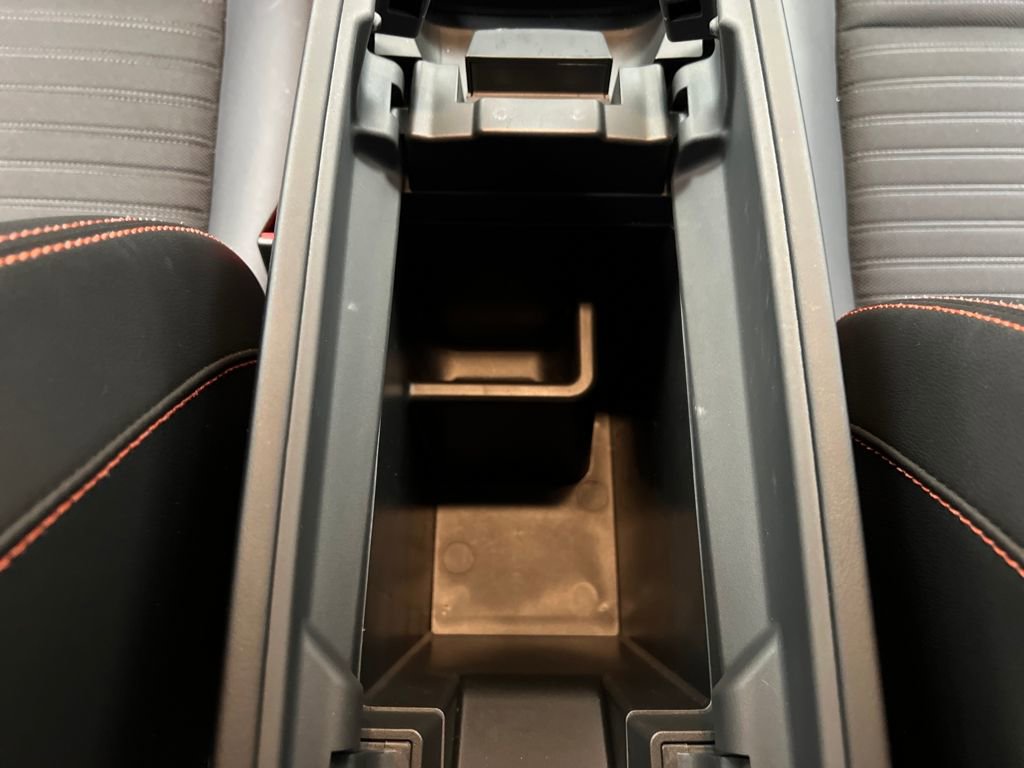 Used 2025 Nissan Rogue SV image 37