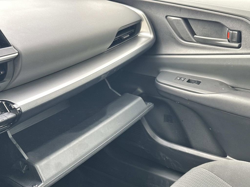 Used 2025 Toyota Prius LE image 33