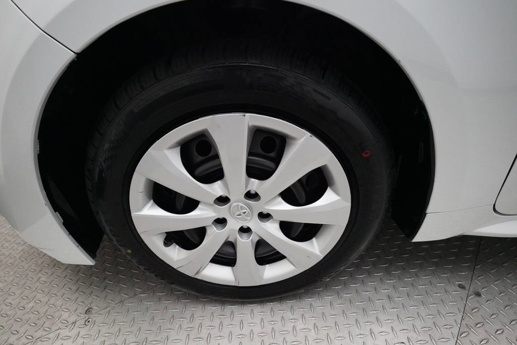 Used 2025 Toyota Corolla LE FWD image 26