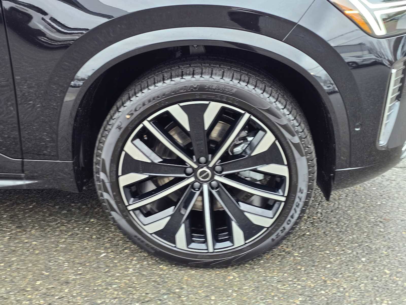 New 2026 Volvo XC90 T8 Ultra w/ Lounge Package image 9