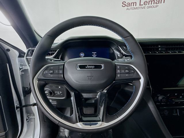 Used 2024 Jeep Grand Cherokee Trailhawk image 11