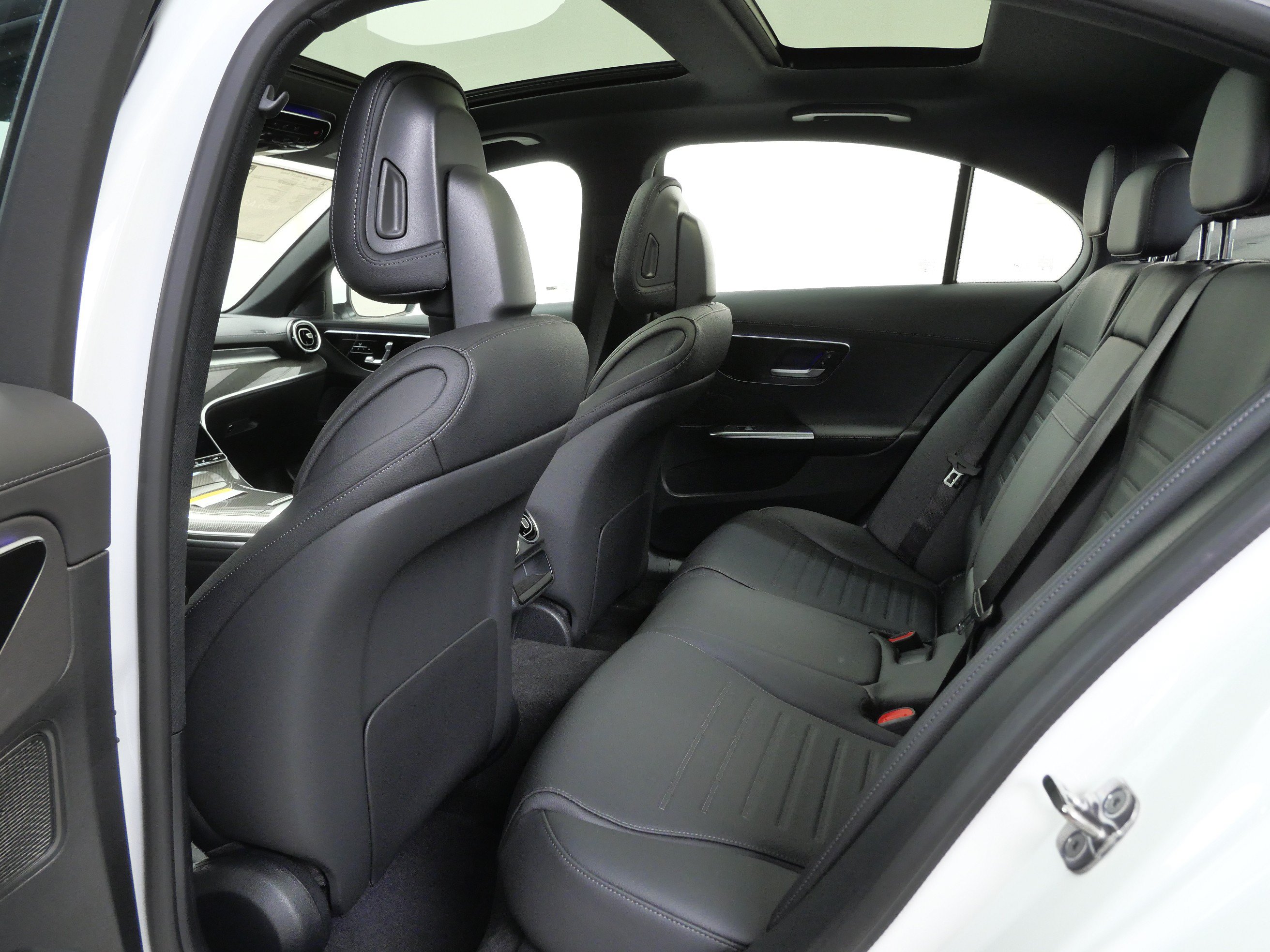 New 2026 Mercedes-Benz C 300 4MATIC Sedan image 10