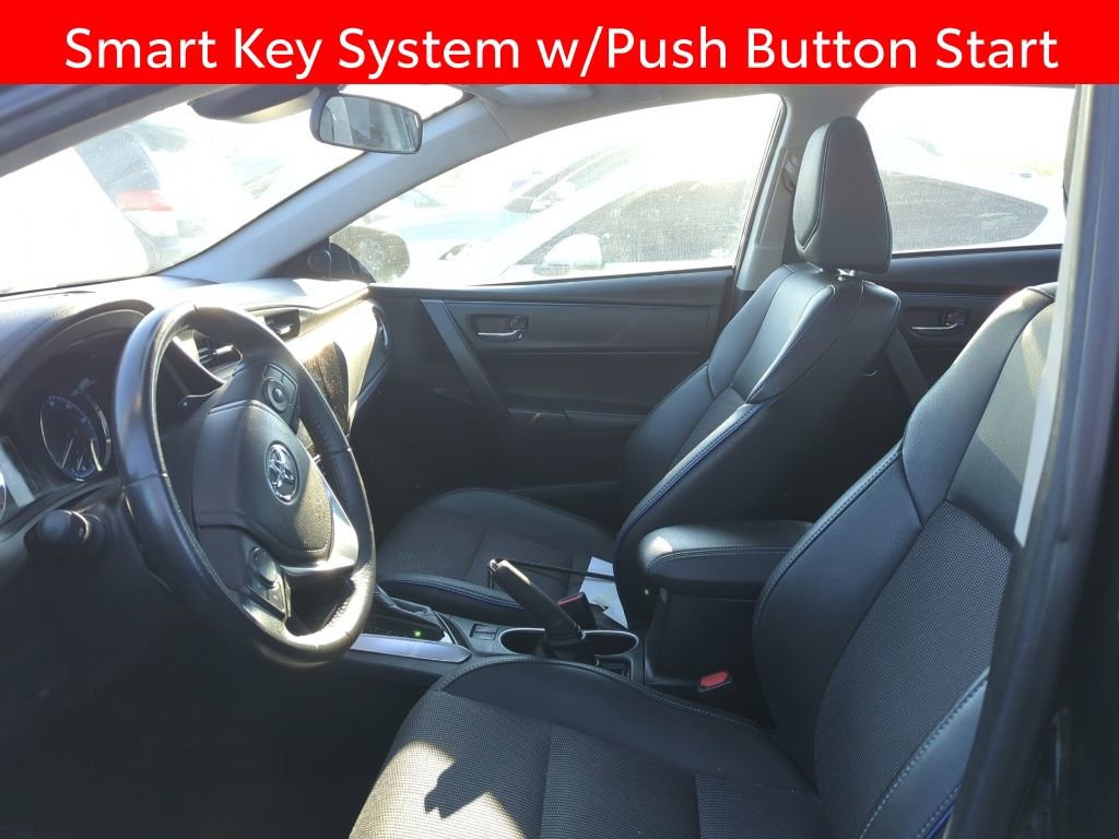 Used 2018 Toyota Corolla SE w/ SE Premium Package image 6