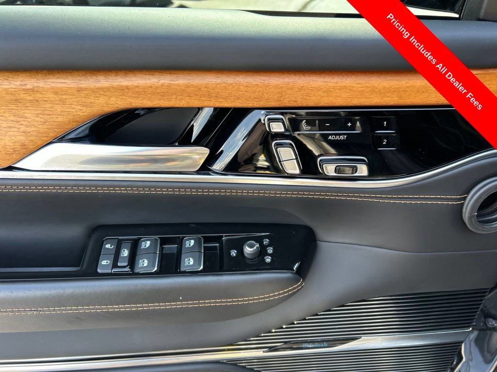 Used 2024 Jeep Grand Wagoneer Series III AWD/4WD image 5