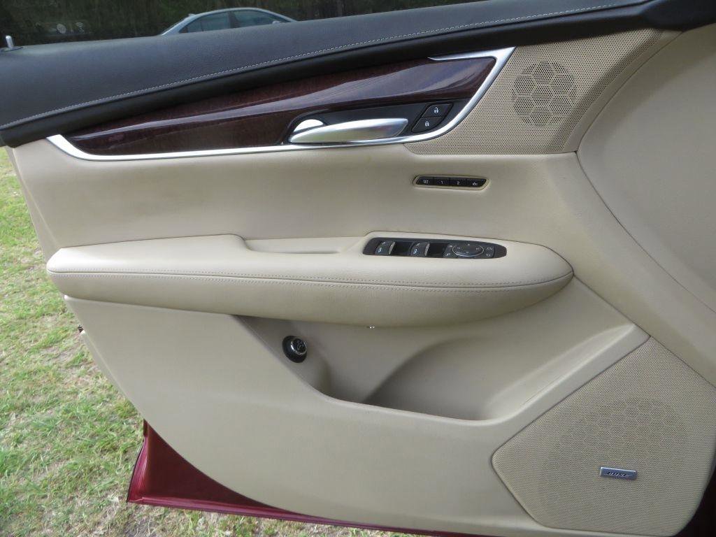 Used 2018 Cadillac XT5 Luxury w/ Driver Awareness Package FWD image 21
