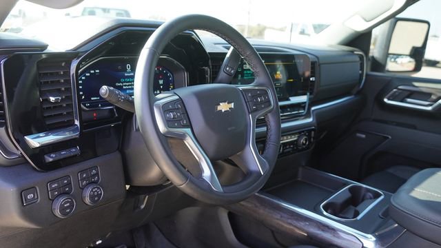 Used 2025 Chevrolet Silverado 3500 LTZ w/ LTZ Texas Edition image 18