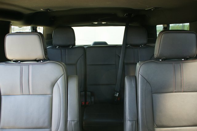 Used 2022 Chevrolet Suburban RST w/ Sport Performance Package image 37