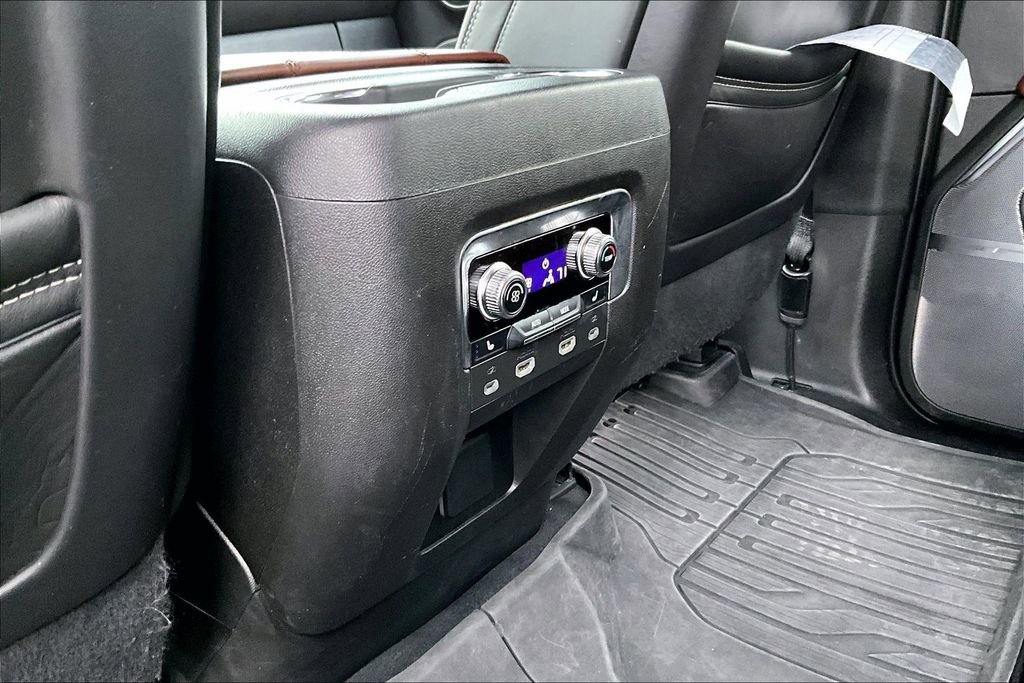 Used 2023 GMC Yukon XL Denali Ultimate image 34