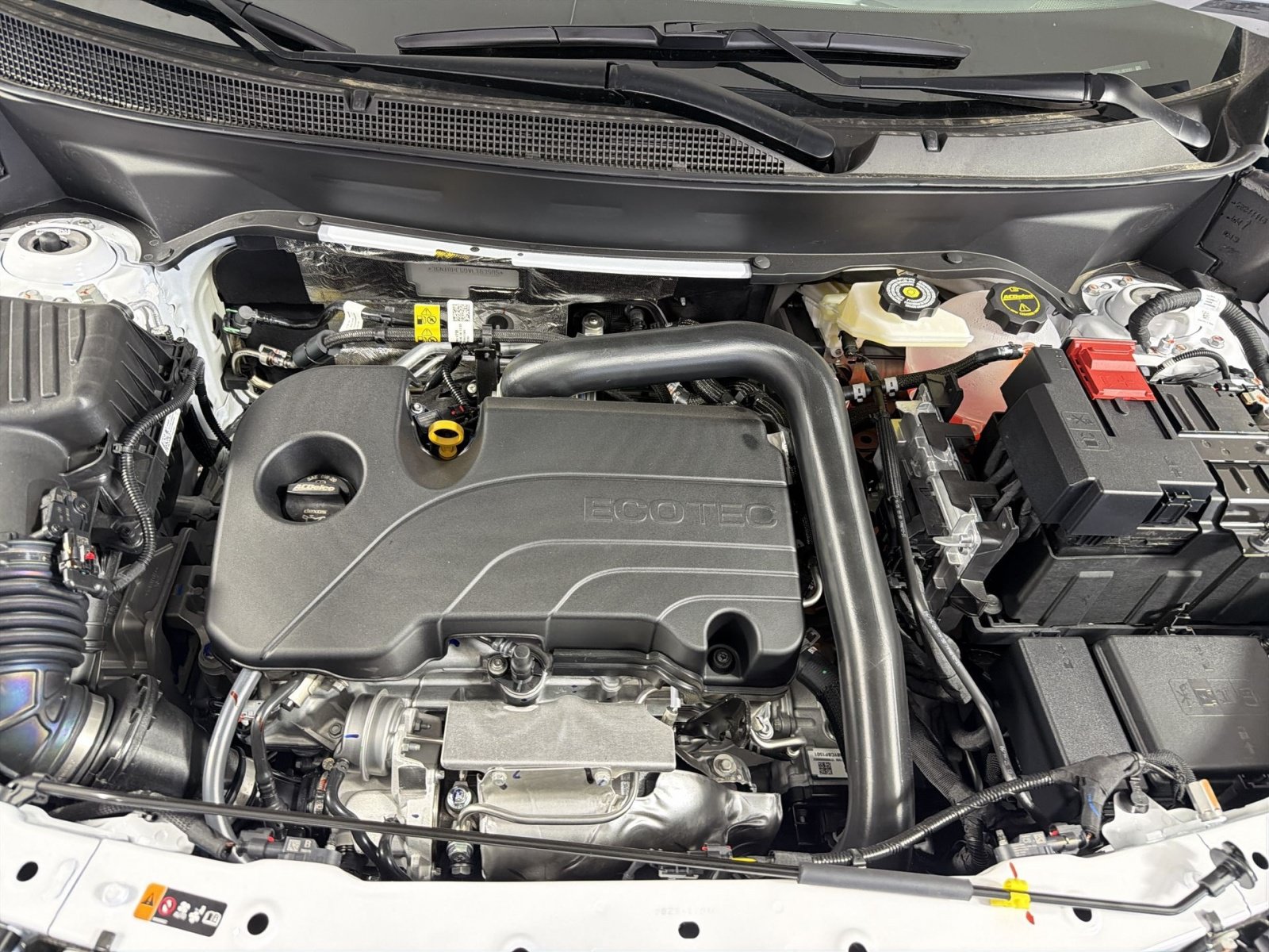 New 2027 Chevrolet Equinox LT w/ Safety and Technology Package FWD image 27