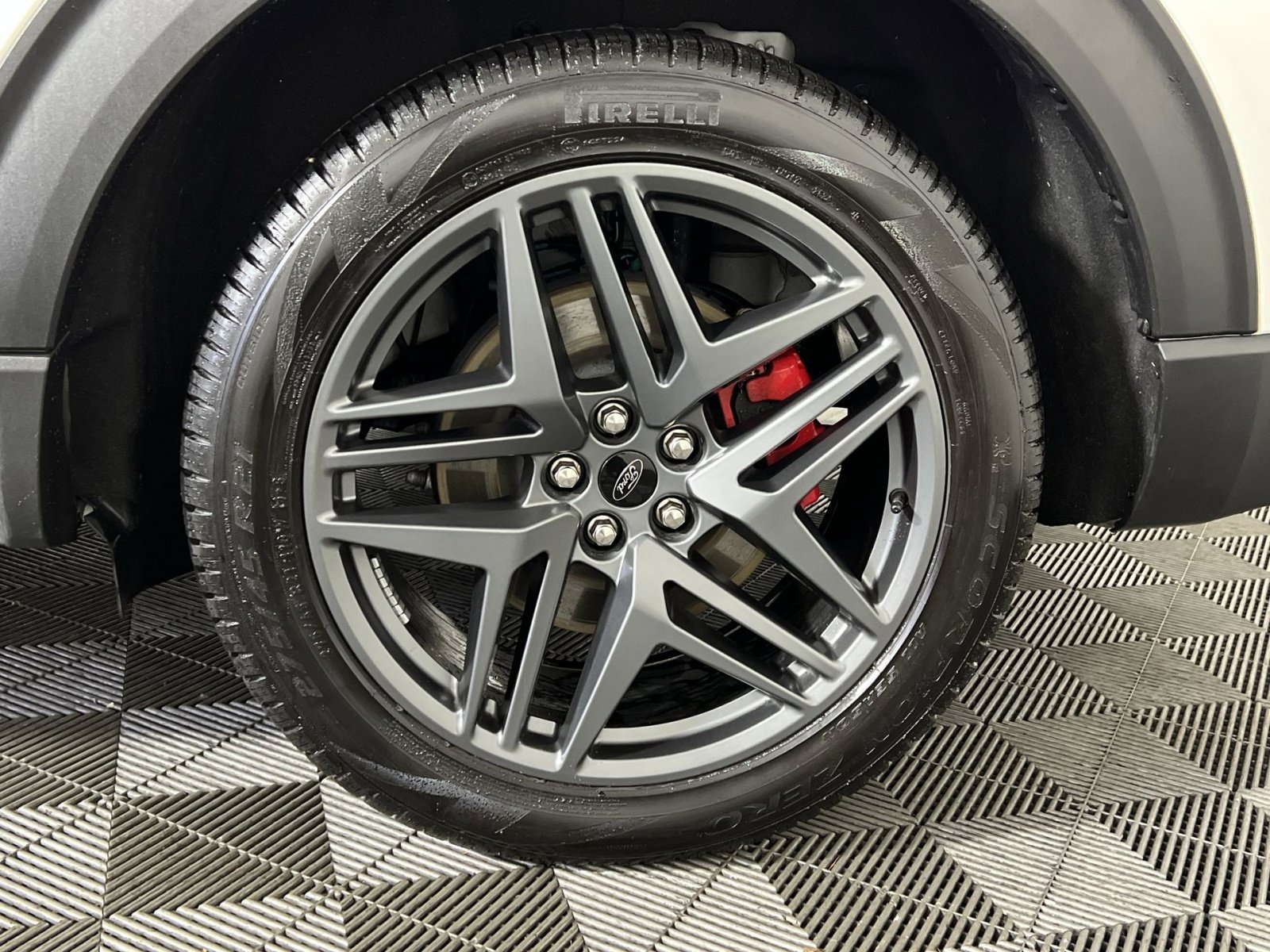 Used 2025 Ford Explorer ST image 12