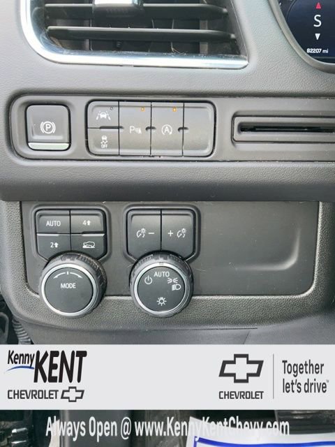 Used 2024 Chevrolet Suburban LT image 29