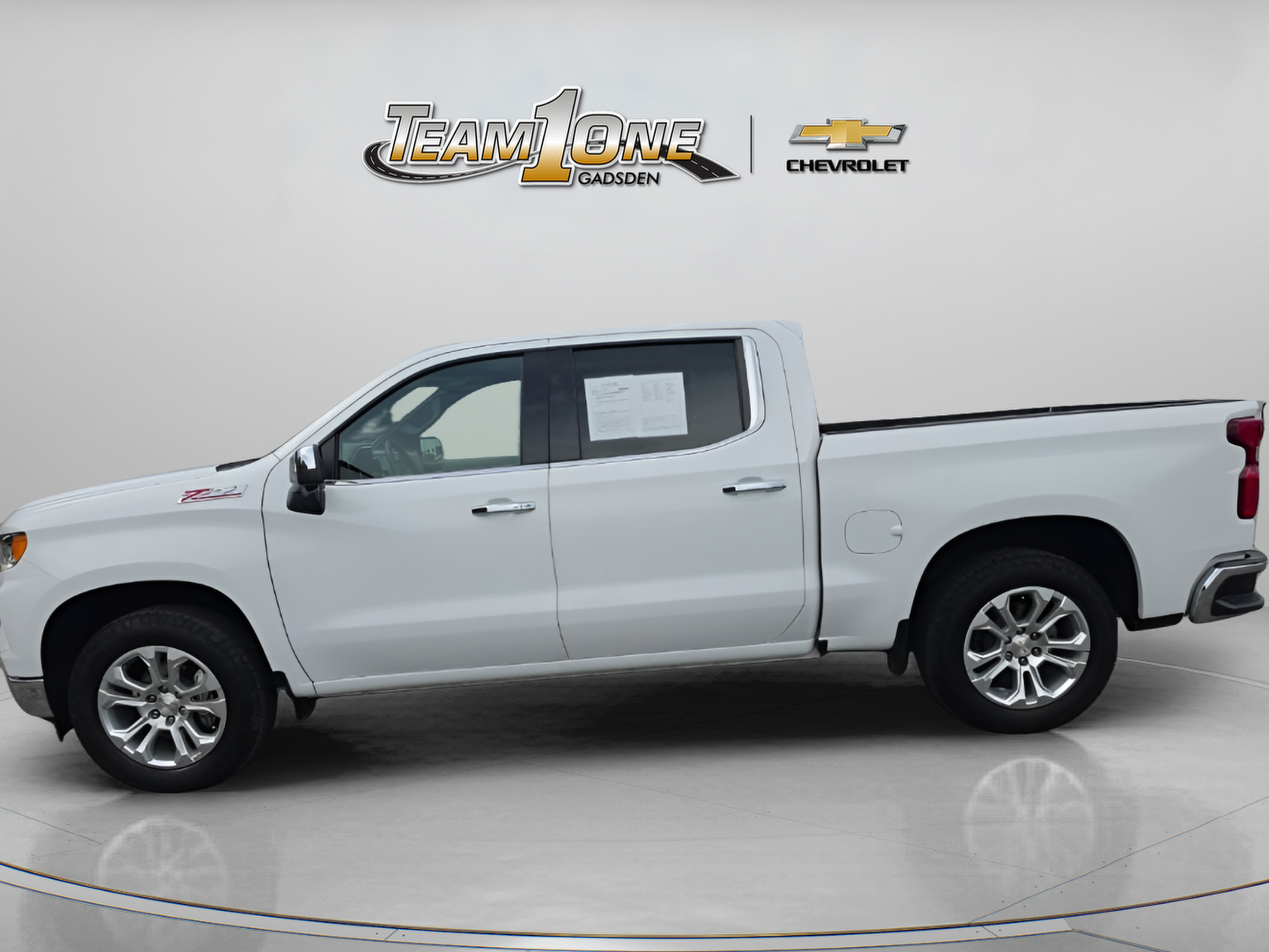 Used 2024 Chevrolet Silverado 1500 LTZ AWD/4WD image 5