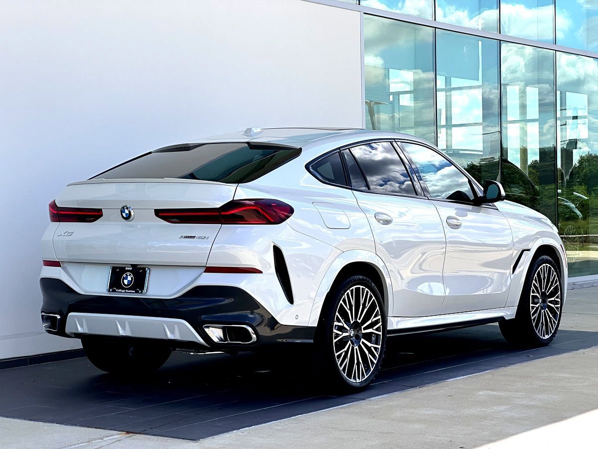 New 2026 BMW X6 xDrive40i w/ Climate Comfort Package image 4