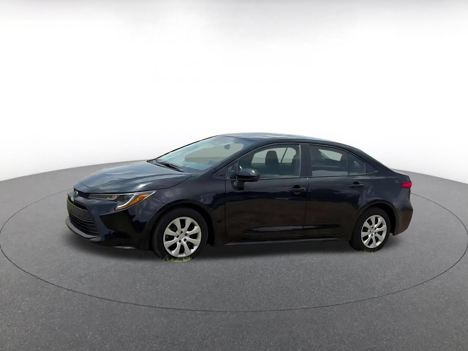 Used 2025 Toyota Corolla LE FWD image 7