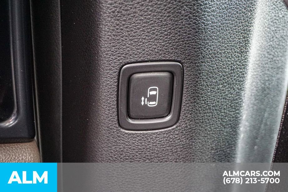 Used 2025 Kia Carnival FWD image 36