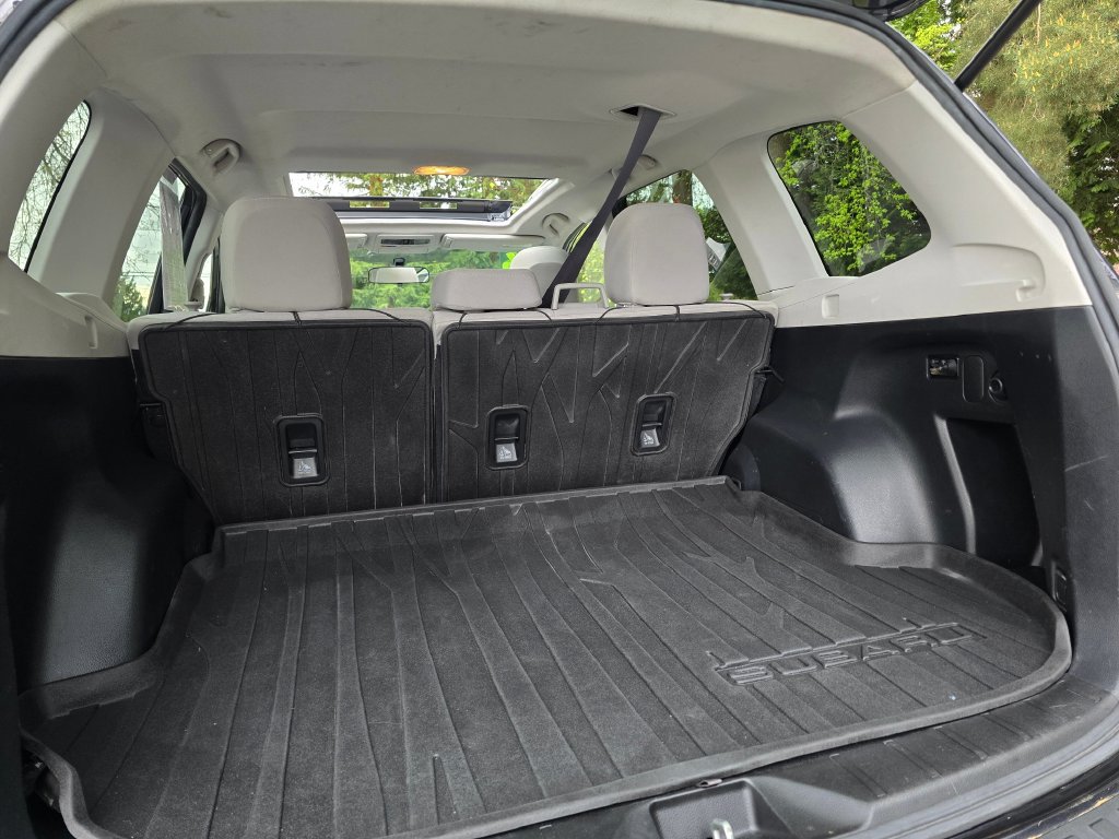 Used 2016 Subaru Forester 2.5i Premium w/ All-Weather Package AWD/4WD image 16