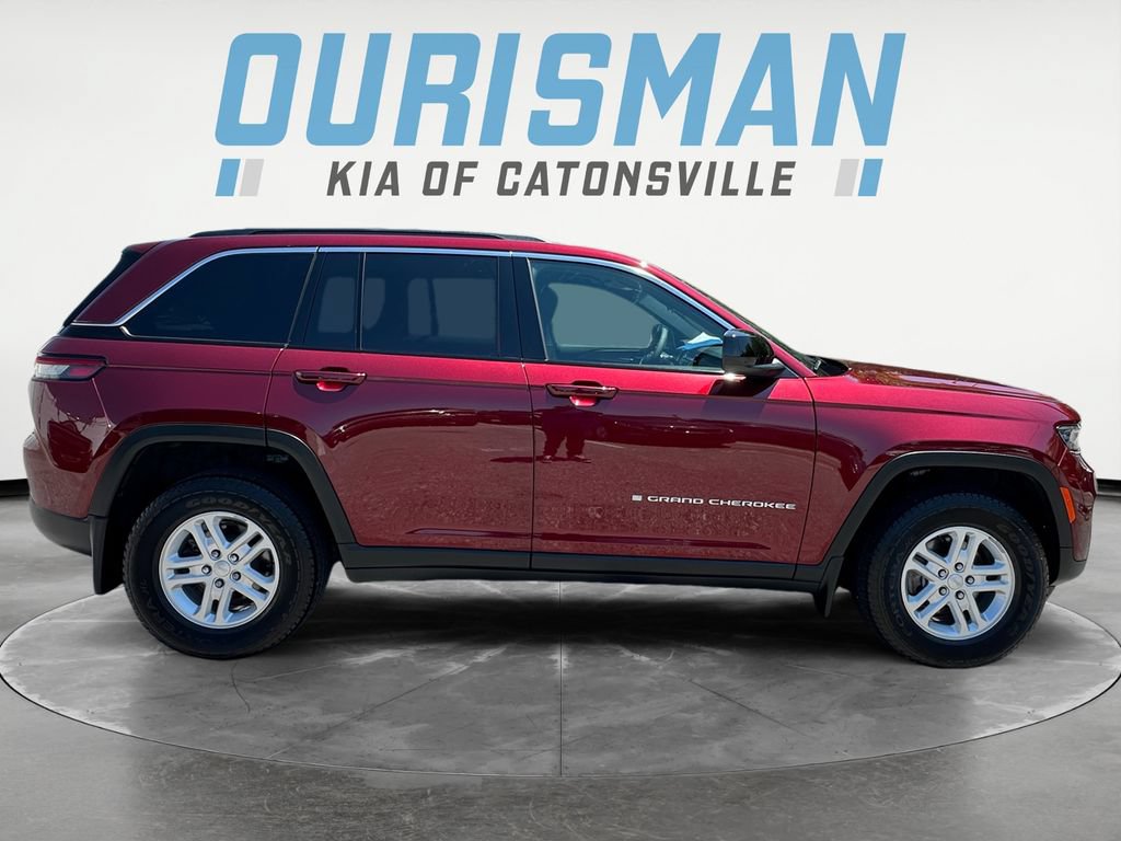 Used 2025 Jeep Grand Cherokee Laredo w/ MOPAR Finishing Package AWD/4WD image 7