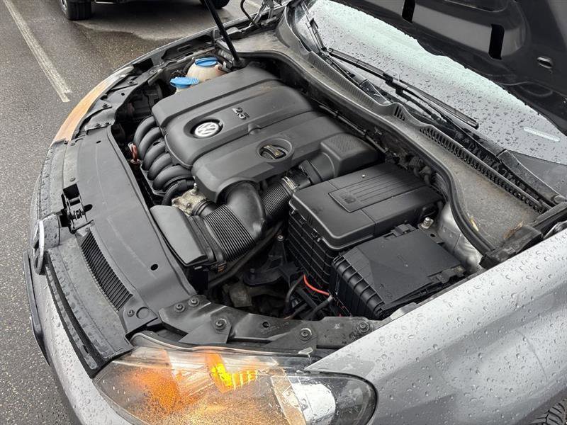 Used 2010 Volkswagen Golf 2-Door image 21