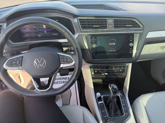 Certified 2023 Volkswagen Tiguan SE w/ Panoramic Sunroof Package image 12