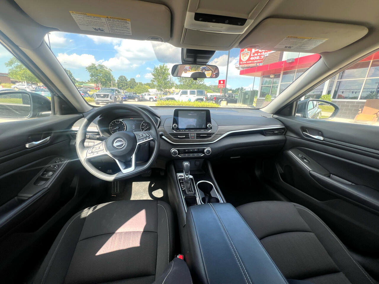 Used 2024 Nissan Altima 2.5 SV image 11