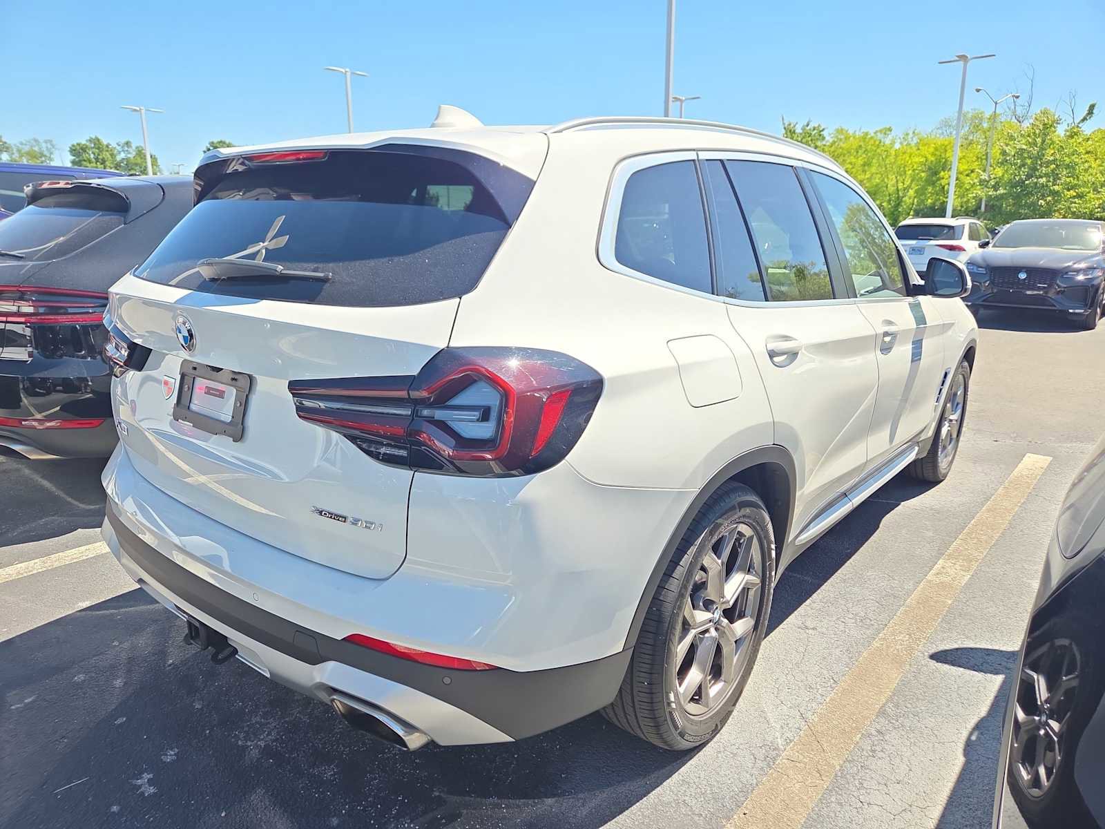 Used 2024 BMW X3 xDrive30i w/ Premium Package w/ZPA AWD/4WD image 3