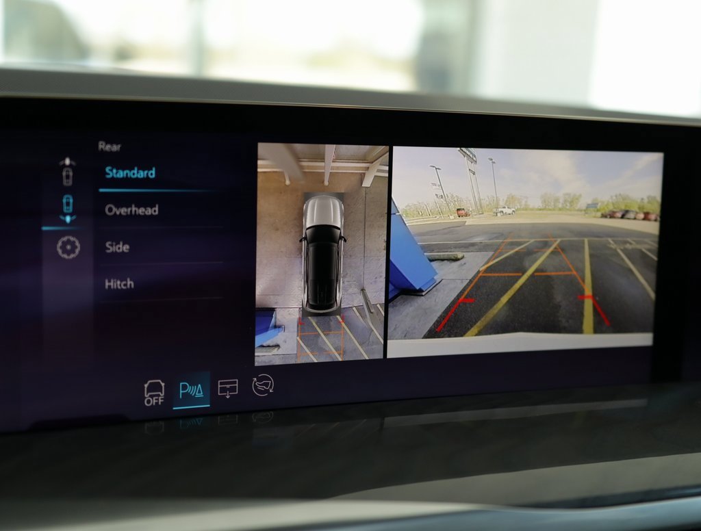 Used 2025 Cadillac Escalade IQ Sport 1 image 17