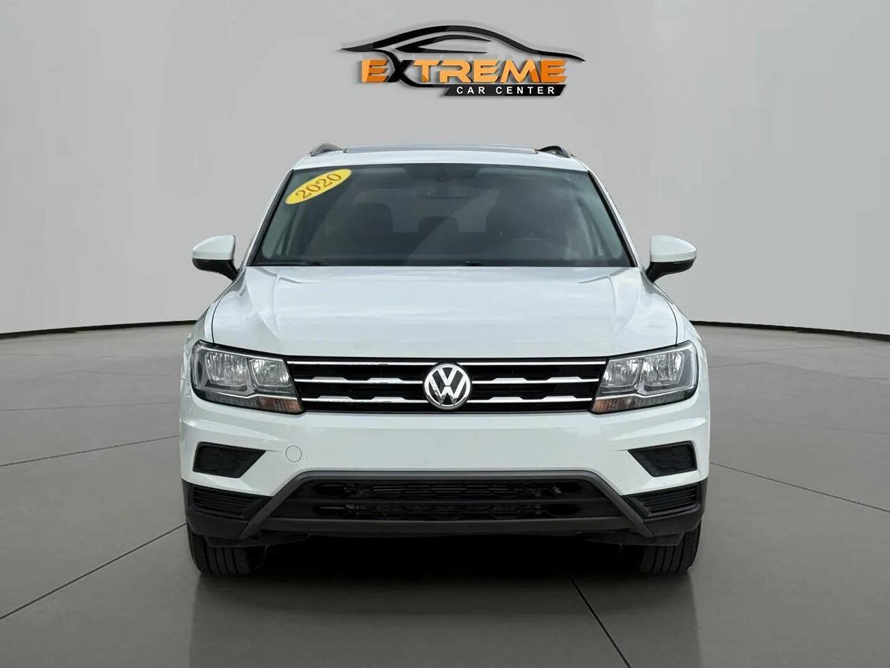 Used 2020 Volkswagen Tiguan SE w/ Panoramic Sunroof Package AWD/4WD image 9