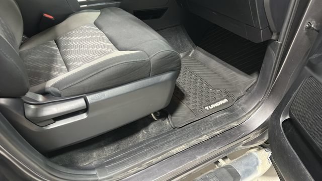 Used 2018 Toyota Tundra SR5 AWD/4WD image 31