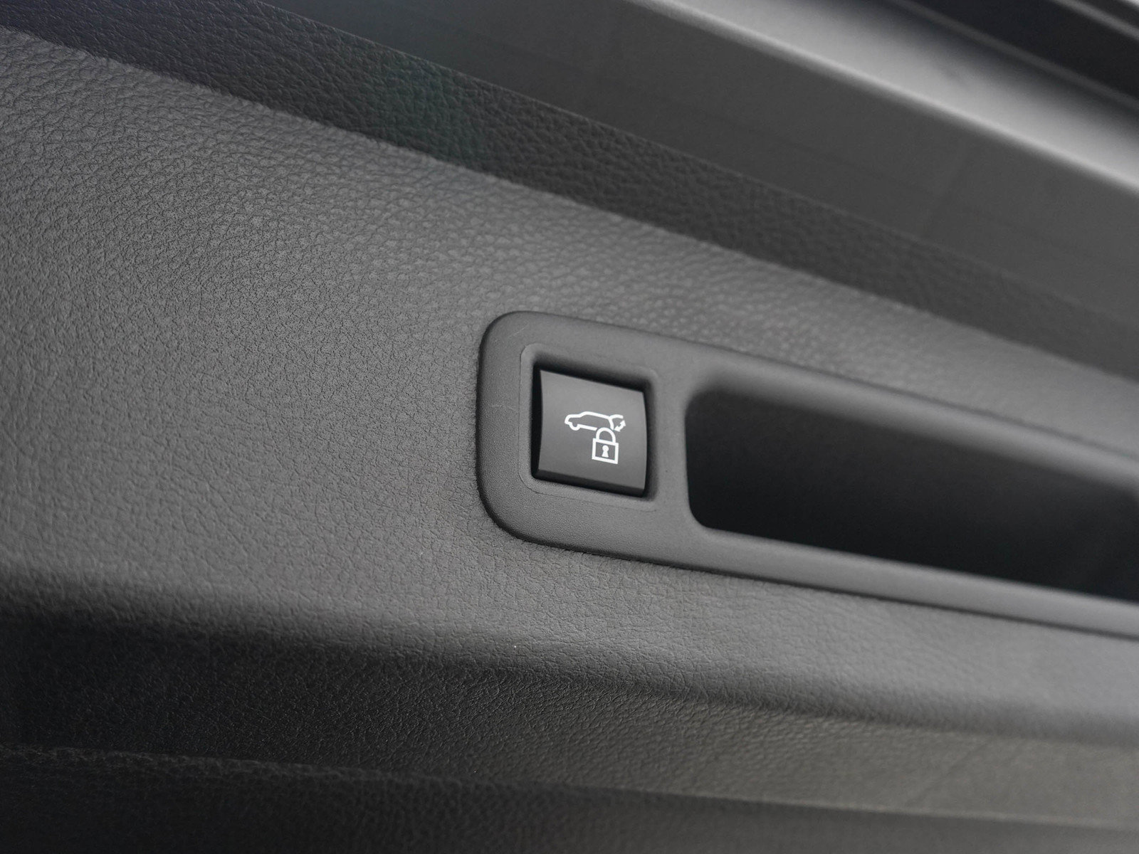 Used 2025 Toyota Sienna AWD image 11