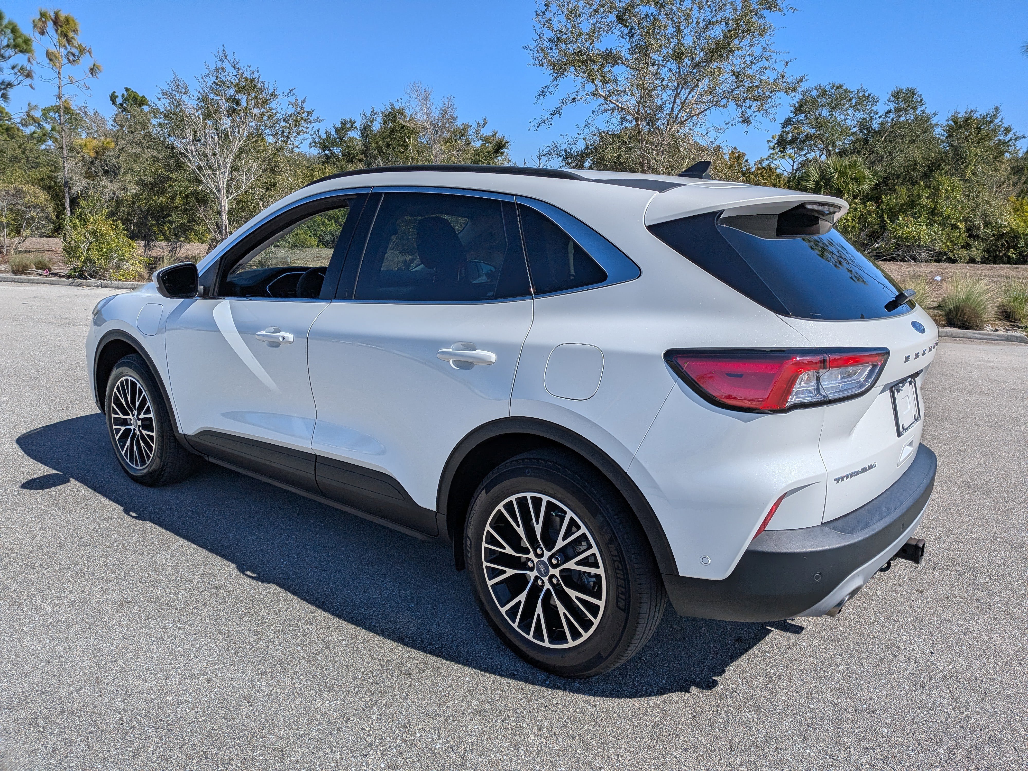 Used 2022 Ford Escape Titanium w/ Titanium Premium Package image 7