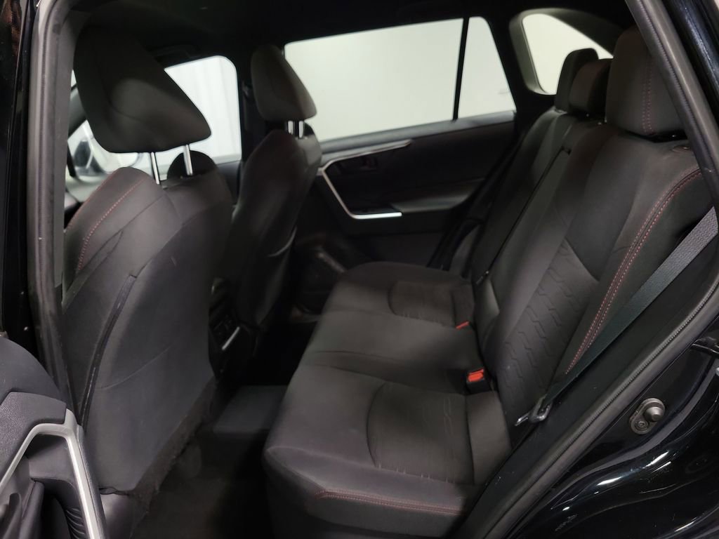 Used 2021 Toyota RAV4 SE image 23