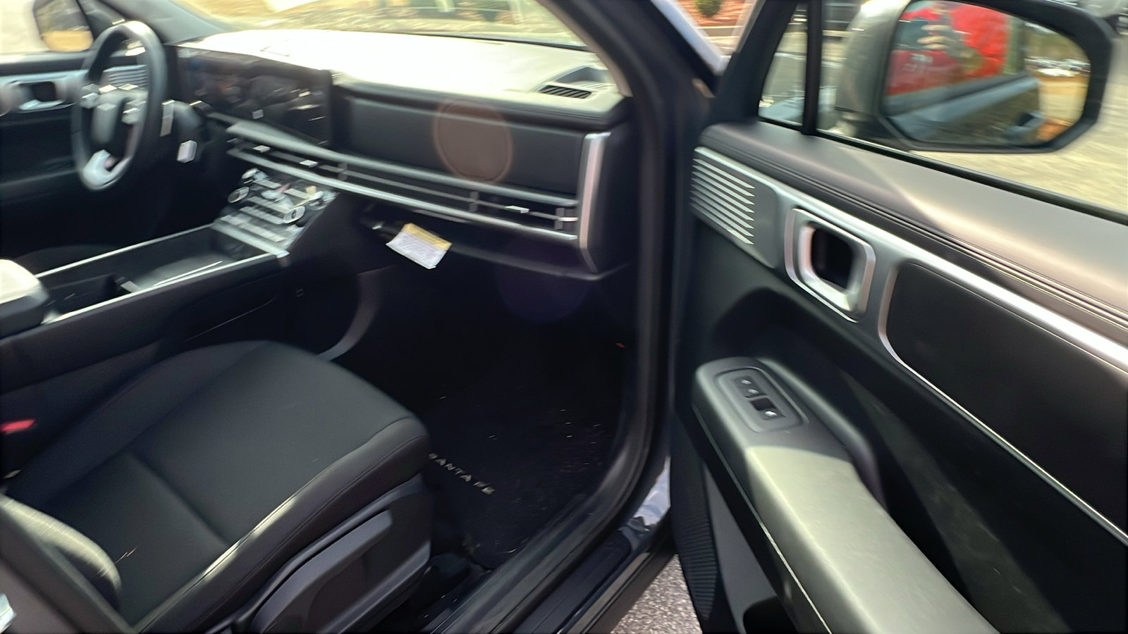 Used 2025 Hyundai Santa Fe SE image 17