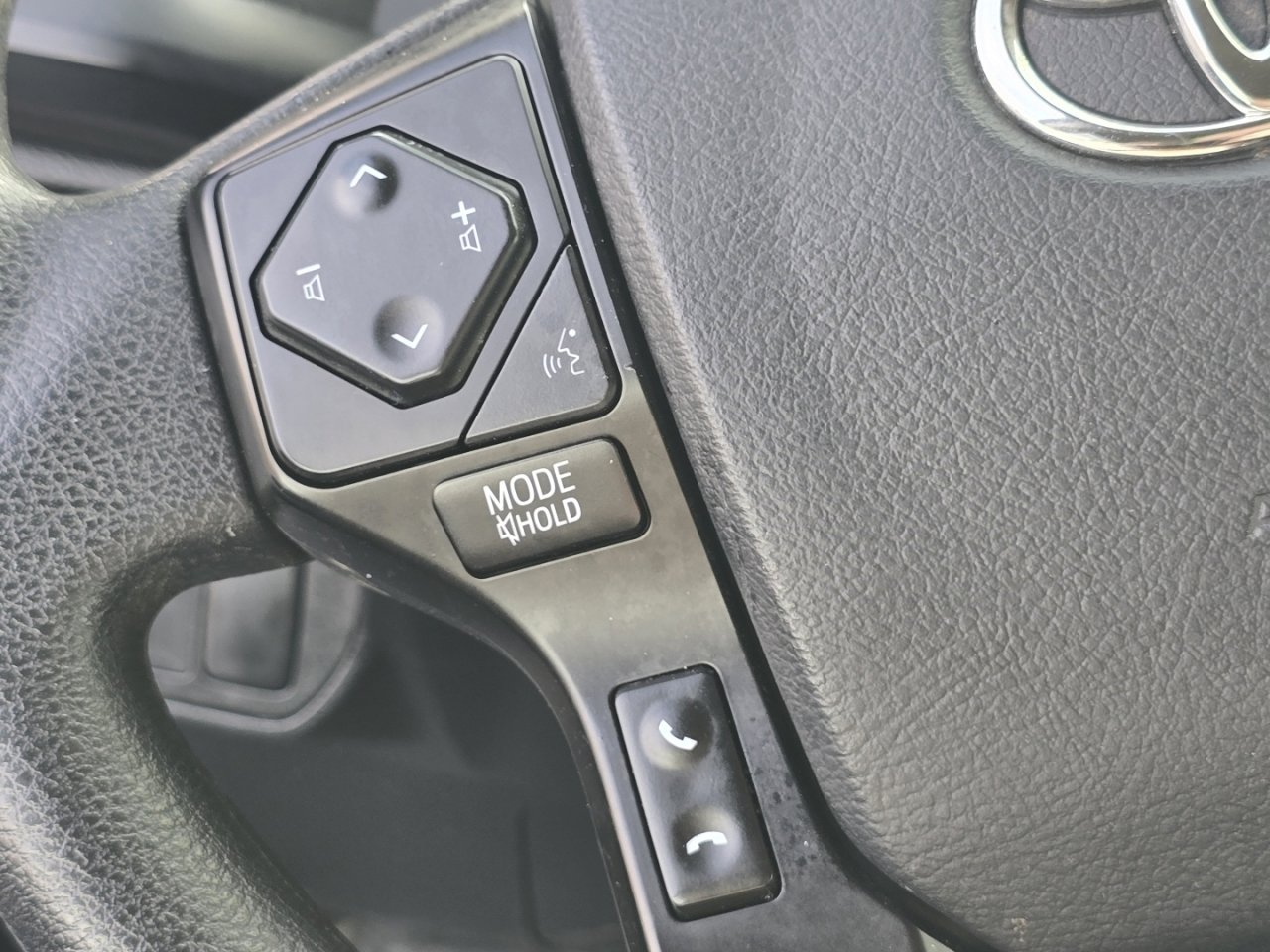 Used 2023 Toyota Tacoma SR image 23