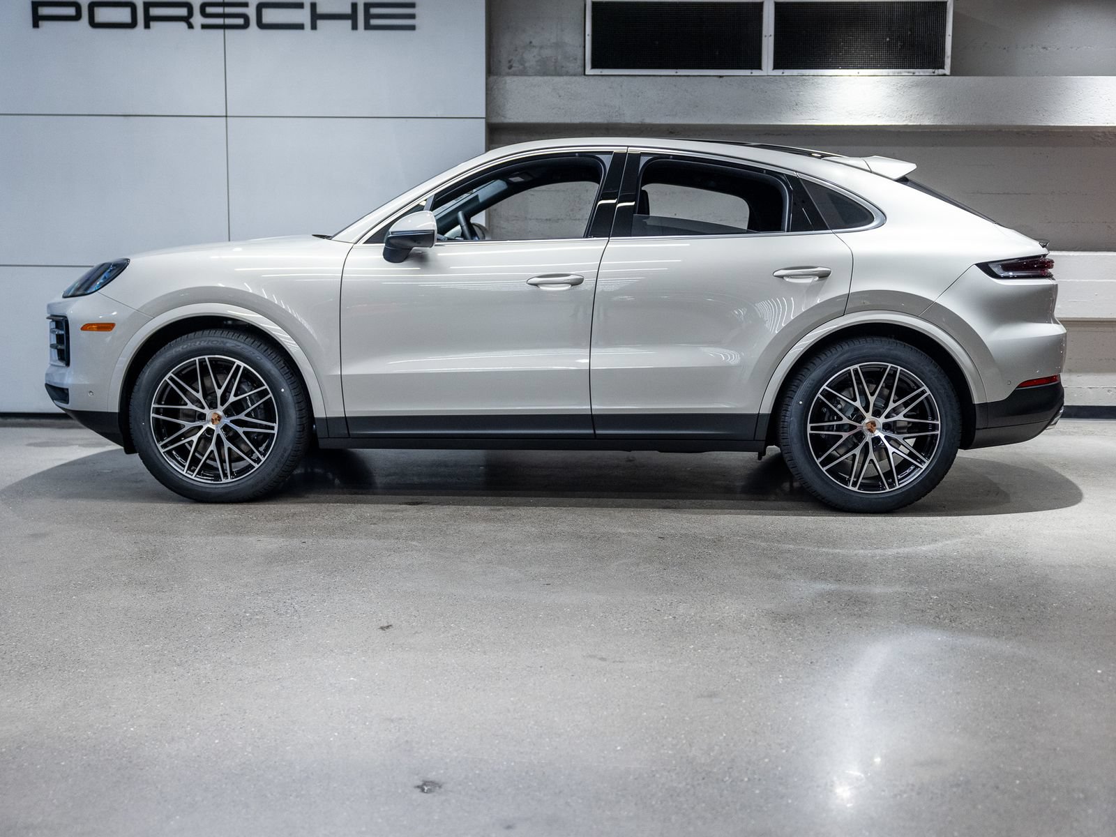New 2026 Porsche Cayenne Coupe AWD/4WD image 2