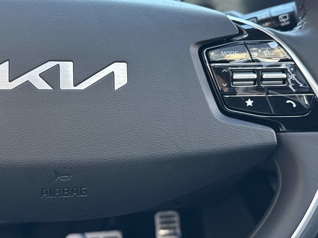 Used 2025 Kia Niro EX Touring FWD image 8
