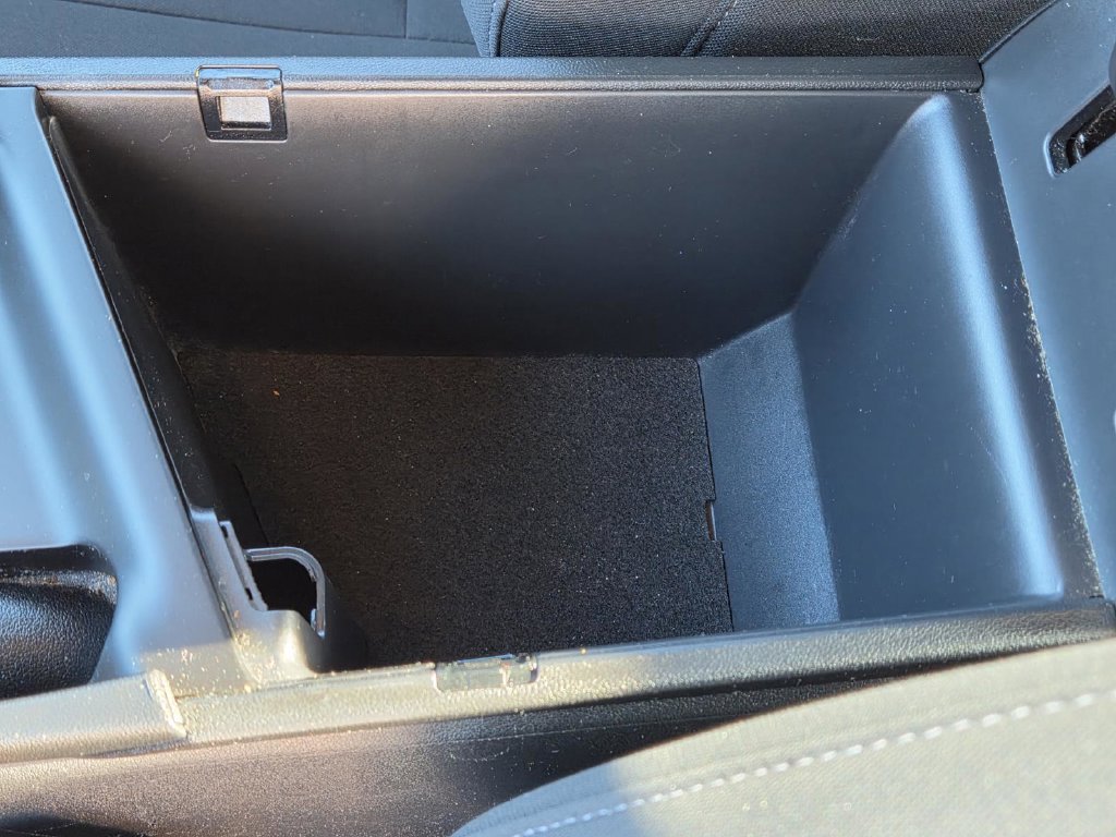 Used 2025 Hyundai Elantra Sport FWD image 36