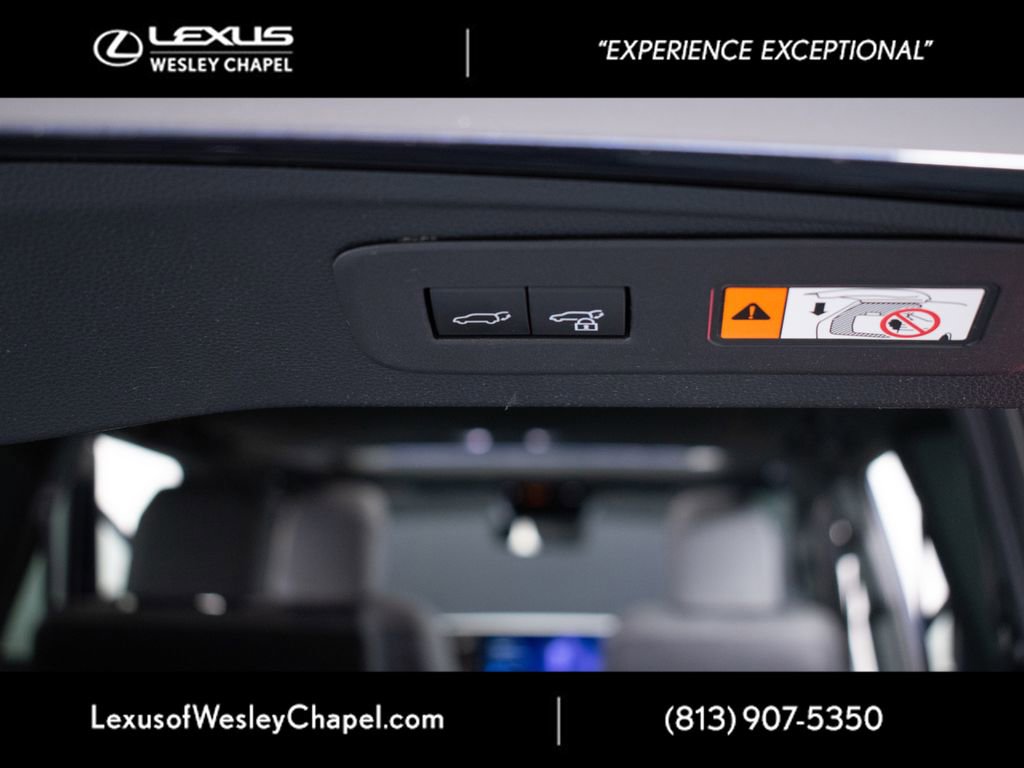 Used 2025 Lexus GX 550 w/ Accessory Package (2T) AWD/4WD image 19