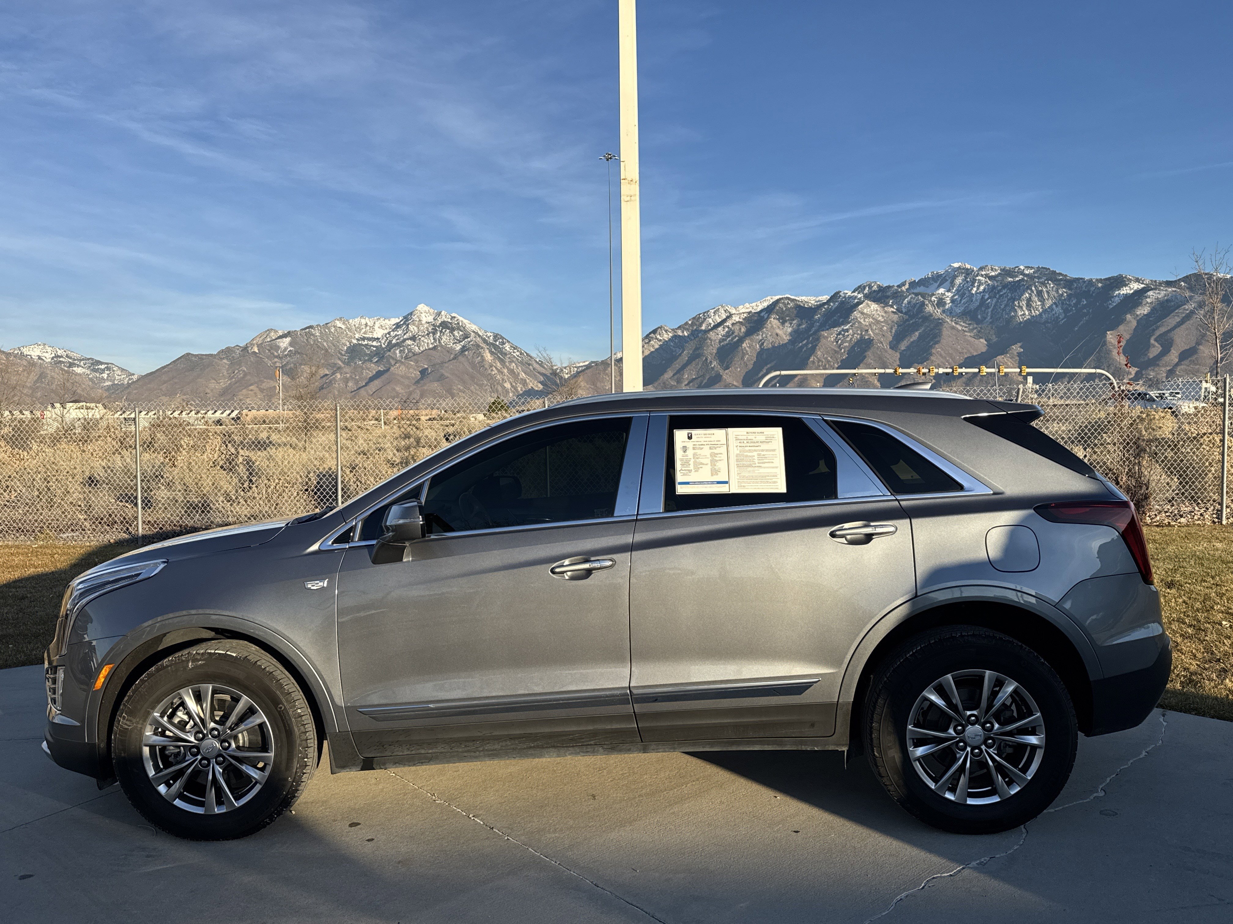 Used 2021 Cadillac XT5 Premium Luxury image 2