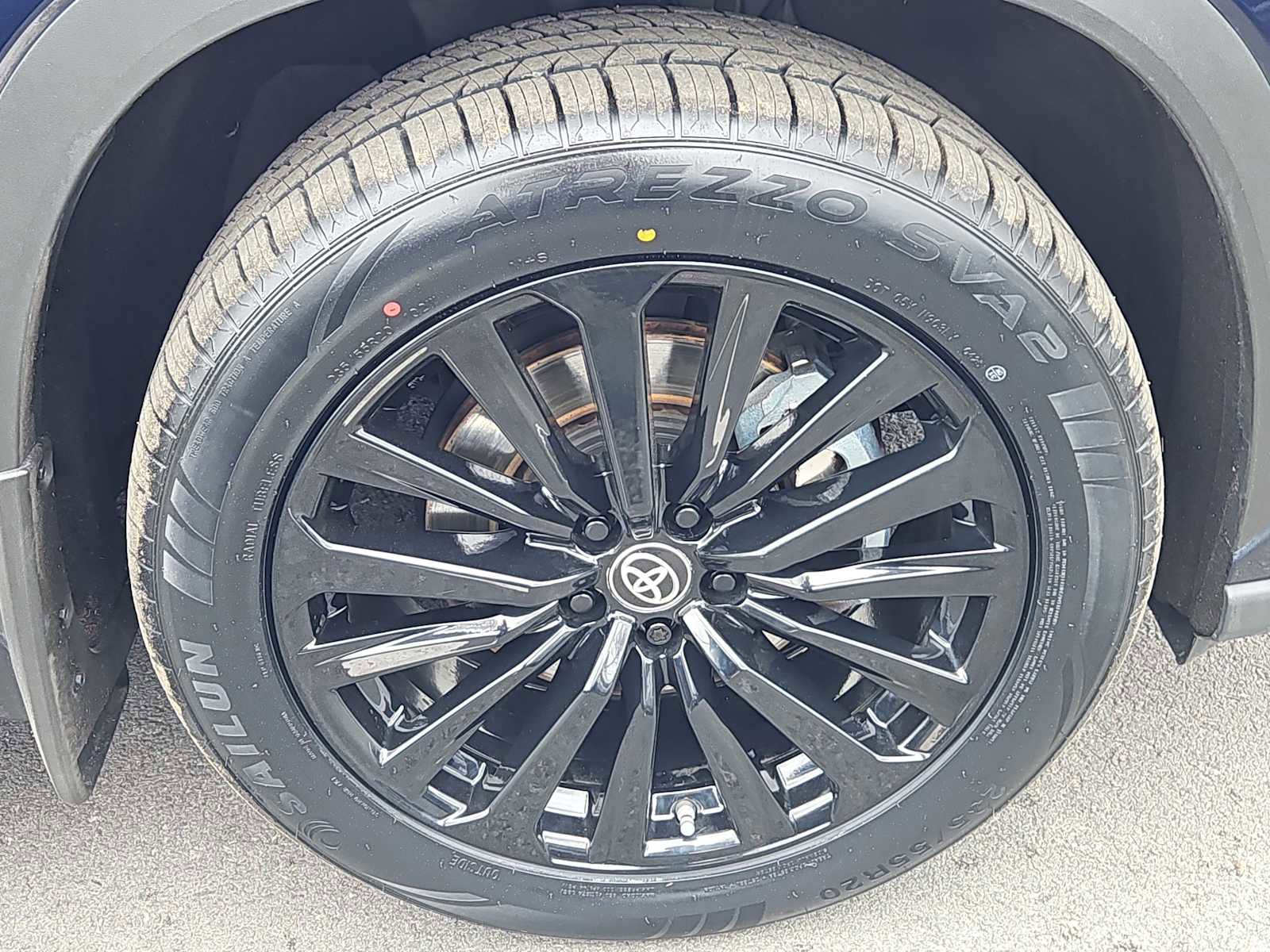 Used 2022 Toyota Highlander XLE AWD/4WD image 9