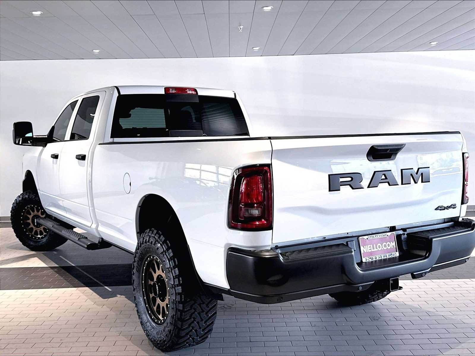 Used 2025 RAM 3500 Tradesman AWD/4WD image 3