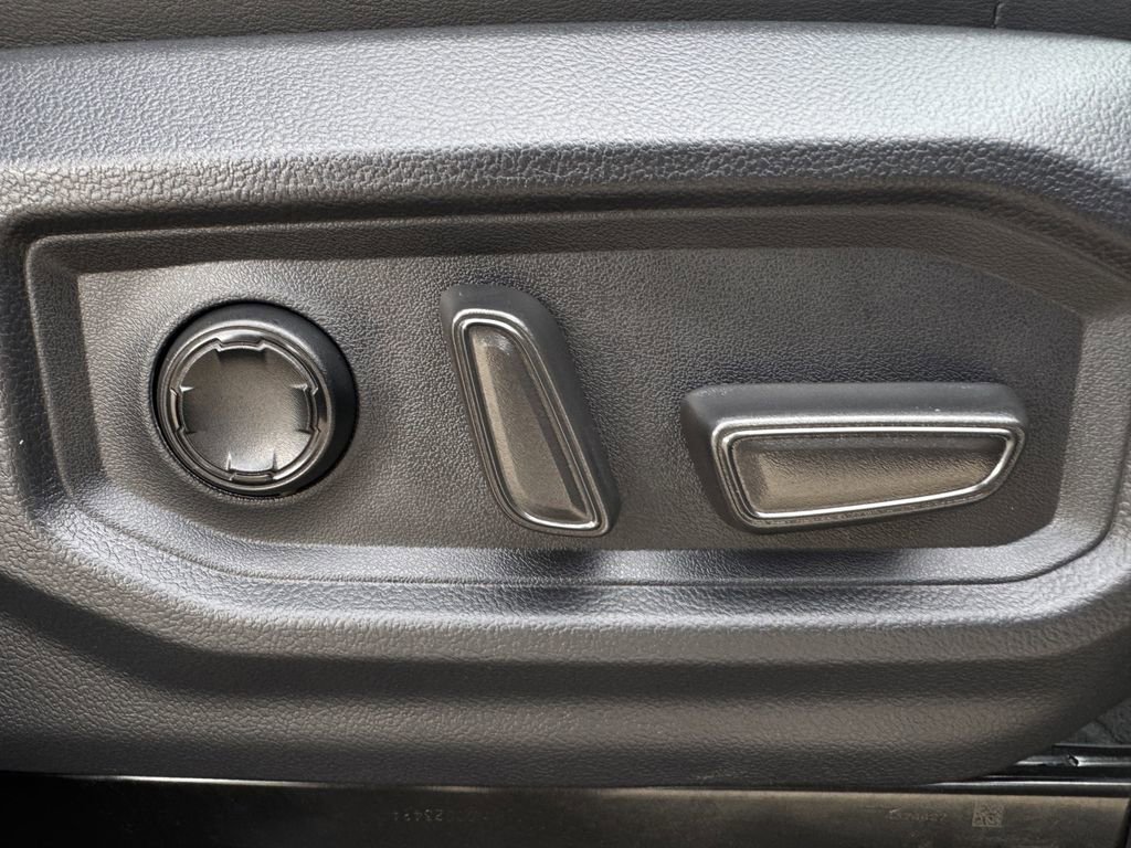 Used 2025 Toyota Tundra Platinum image 30