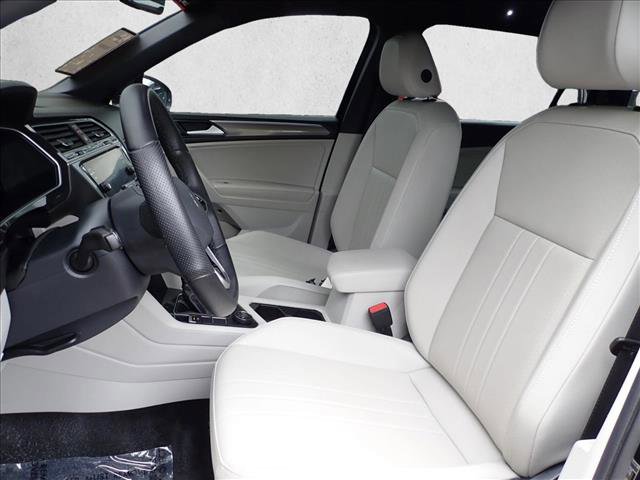 Used 2024 Volkswagen Tiguan SE R-Line AWD/4WD image 13