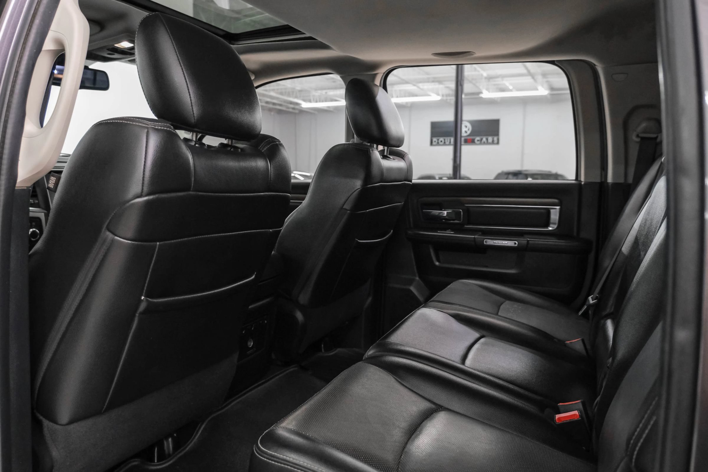 Used 2015 RAM 3500 Laramie w/ Cold Weather Group AWD/4WD image 37