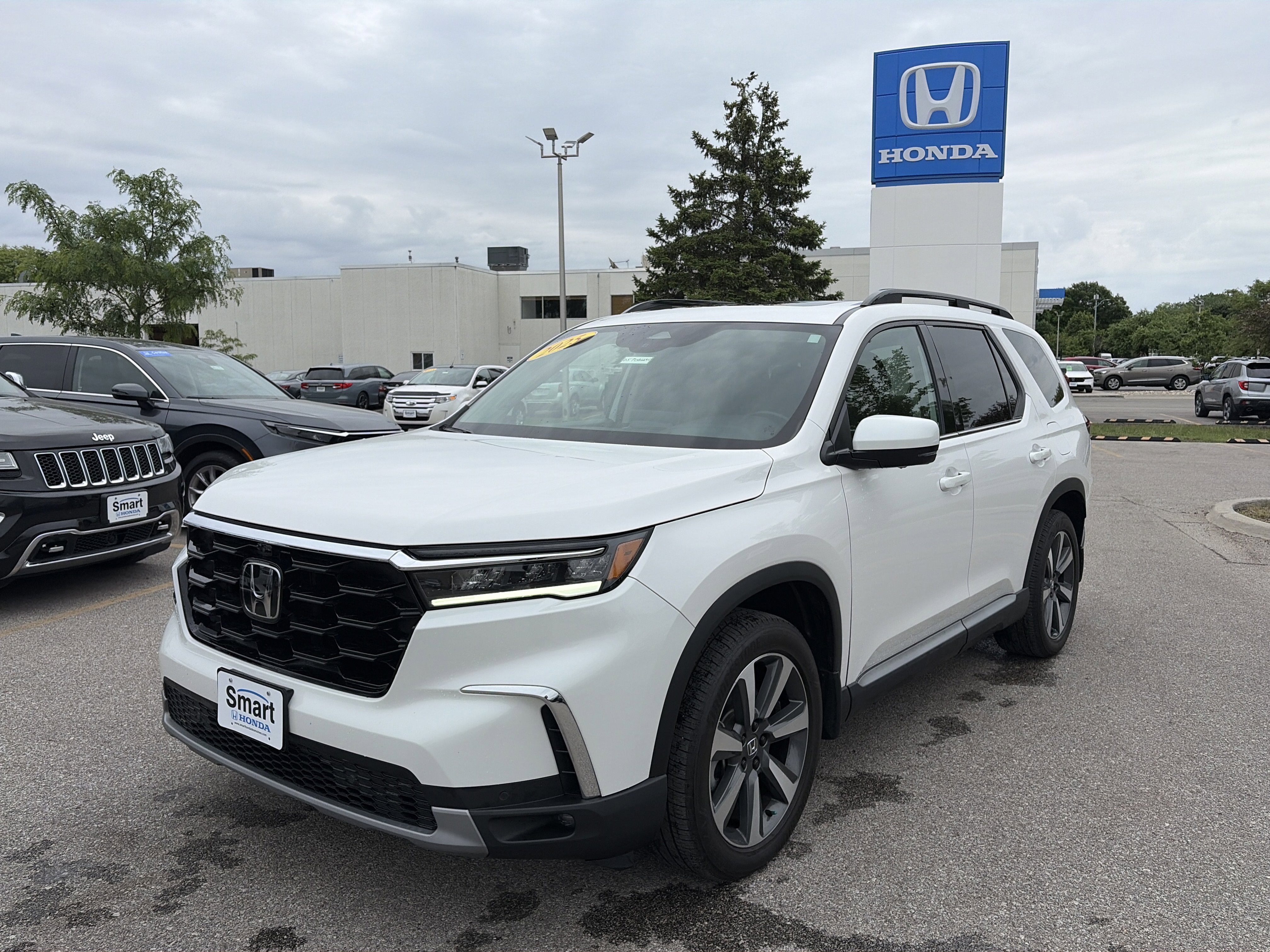 Used 2025 Honda Pilot Elite