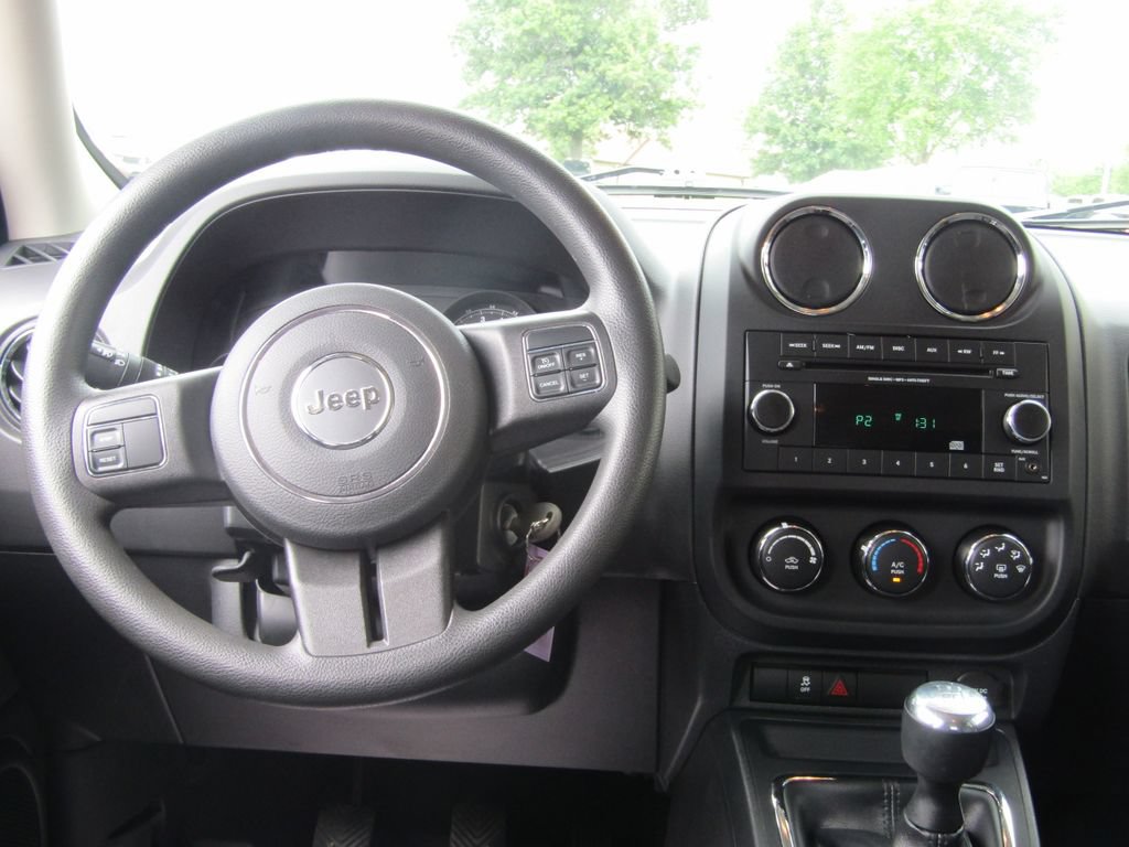 Used 2015 Jeep Patriot Sport FWD image 5