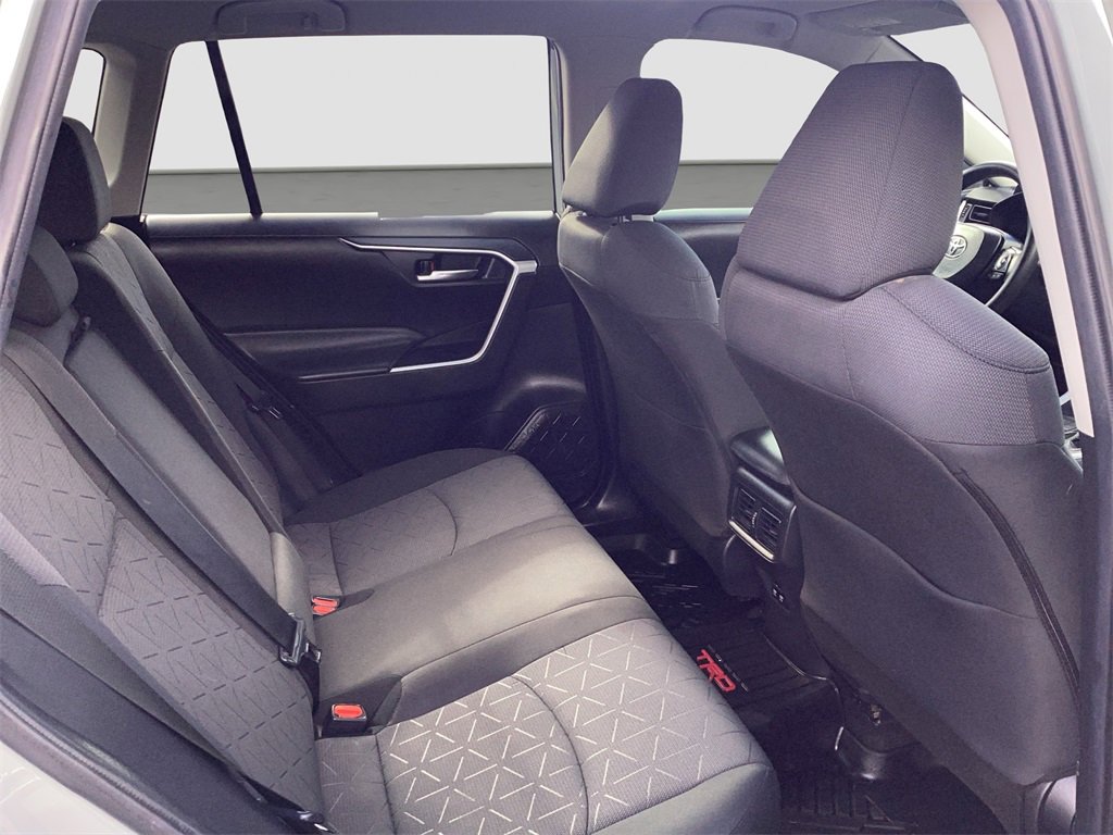Used 2020 Toyota RAV4 XLE image 19