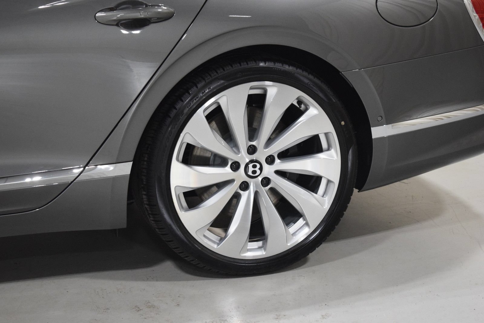 New 2026 Bentley Flying Spur Plug-In Hybrid AWD/4WD image 18