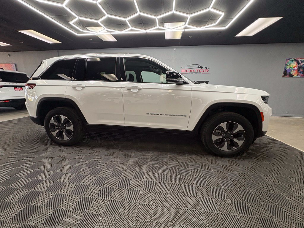 Used 2022 Jeep Grand Cherokee Limited 4xe AWD/4WD image 14
